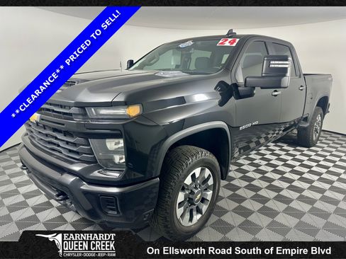 Used 2024 Chevrolet Silverado 2500 Custom w/ Custom Value Package AWD/4WD image 1