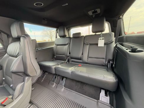 New 2025 Ford Expedition Max Platinum w/ Stealth Performance Package image 38
