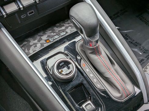 Used 2024 Chevrolet Colorado Z71 w/ Z71 Convenience Package 2 image 22