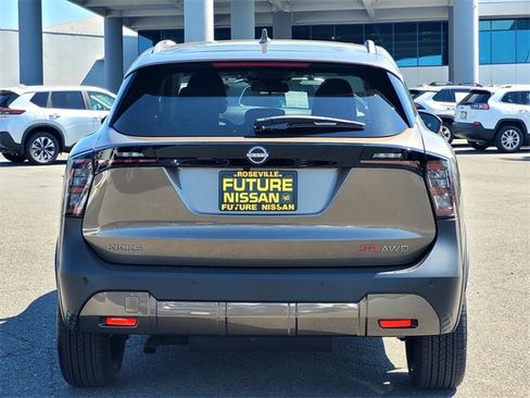 New 2025 Nissan Kicks SR w/ SR Premium Package image 5