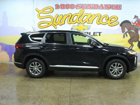 Used 2020 Hyundai Santa Fe SE image 1