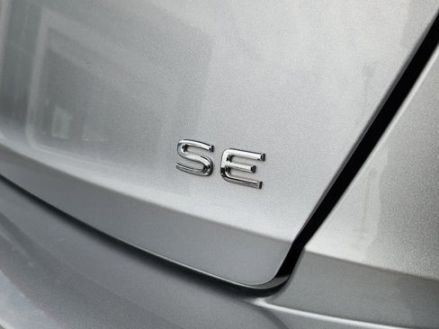 Used 2025 Volkswagen Jetta SE FWD image 10