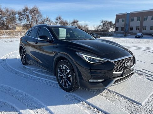Used 2018 INFINITI QX30 Premium w/ Cargo Package image 7