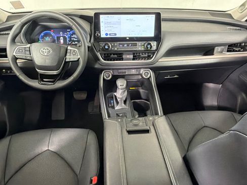 Used 2026 Toyota Grand Highlander AWD Hybrid image 24
