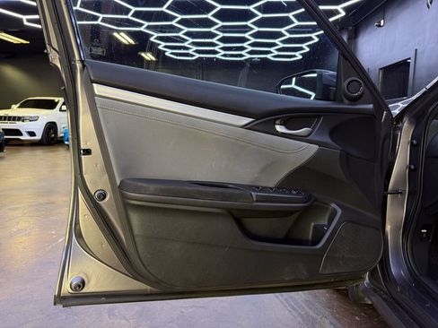 Used 2017 Honda Civic EX-T image 12