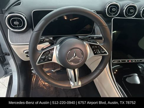 Used 2025 Mercedes-Benz GLC 300 image 11