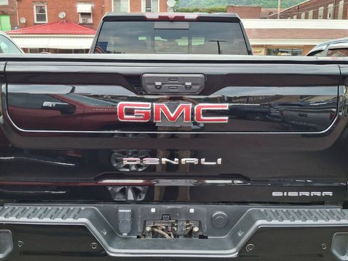 Used 2022 GMC Sierra 3500 Denali AWD/4WD image 5
