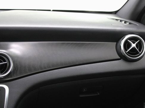 Used 2020 Mercedes-Benz GLA 250 w/ Convenience Package image 55