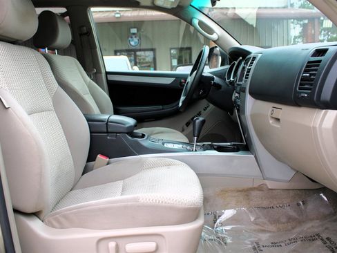Used 2006 Toyota 4Runner SR5 image 14
