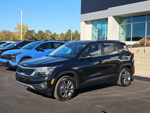 Certified 2023 Kia Seltos S w/ Navigation Package image 4