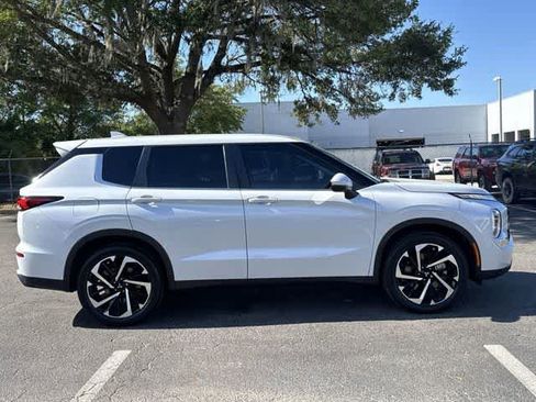 Used 2022 Mitsubishi Outlander ES AWD/4WD image 7