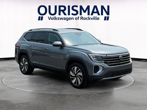 Used 2025 Volkswagen Atlas SE FWD image 1