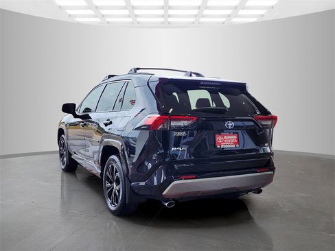 Used 2024 Toyota RAV4 SE image 7