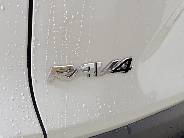 Used 2024 Toyota RAV4 XLE Premium FWD image 9