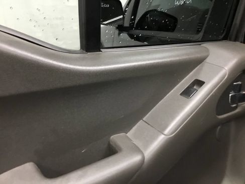 Used 2019 Nissan Frontier PRO-4X AWD/4WD image 12