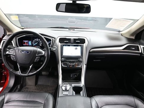 Used 2017 Ford Fusion SE w/ Fusion SE Technology Package FWD image 20