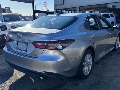 Used 2022 Toyota Camry LE image 4