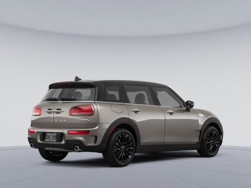 Used 2021 MINI Cooper Clubman S w/ Driver Assistance Package image 3