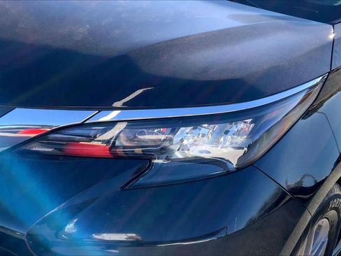Used 2024 Toyota Sienna XLE image 28