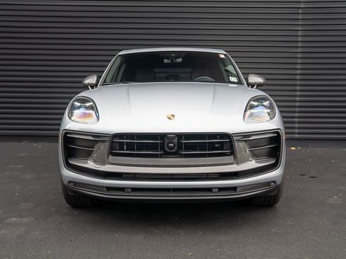 Used 2026 Porsche Macan Turbo AWD/4WD image 27
