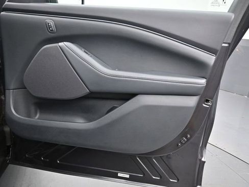 Used 2022 Ford Mustang Mach-E Select image 27