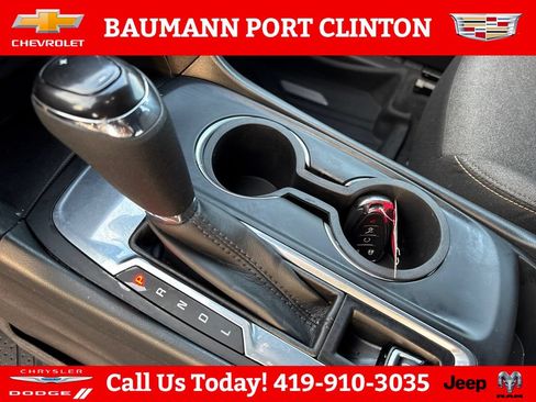 Used 2020 Chevrolet Equinox LT w/ Driver Convenience Package FWD image 25