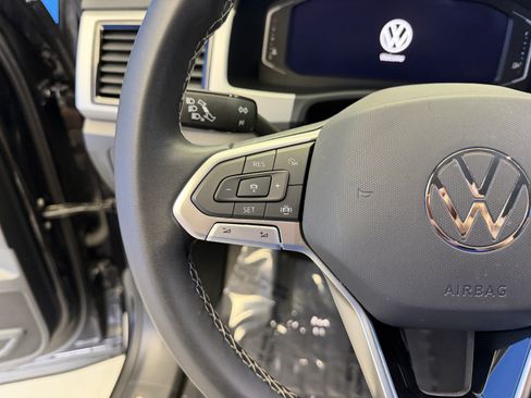 Used 2023 Volkswagen Atlas SE AWD/4WD image 15