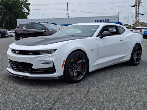 Used 2023 Chevrolet Camaro SS RWD image 3