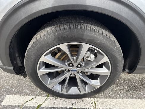 Used 2025 Ford Explorer Platinum w/ Ultimate Package image 7