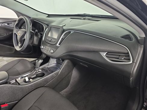 Used 2018 Chevrolet Malibu LS FWD image 17