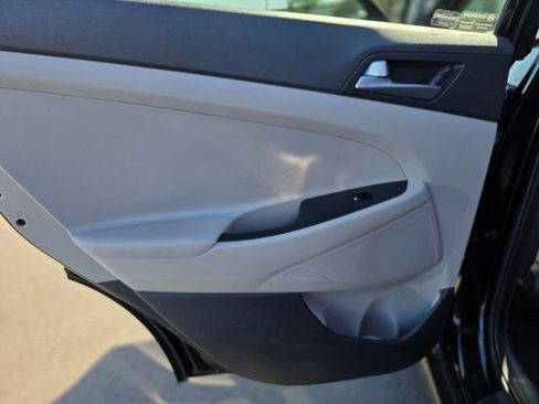 Used 2016 Hyundai Tucson SE w/ Option Group 02 FWD image 16