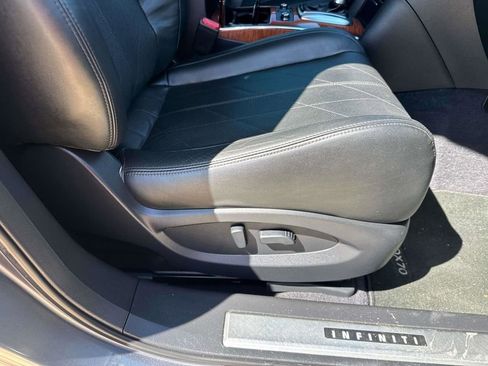 Used 2016 INFINITI QX70 2WD w/ Premium Package image 13