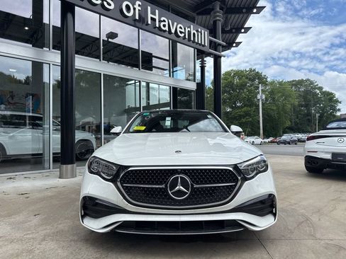 Used 2025 Mercedes-Benz E 350 4MATIC Sedan image 3
