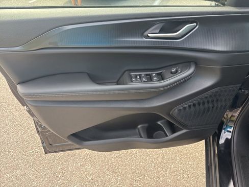 New 2025 Jeep Grand Cherokee Altitude AWD/4WD image 10