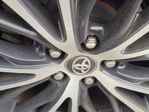 Used 2019 Toyota Camry SE FWD image 27