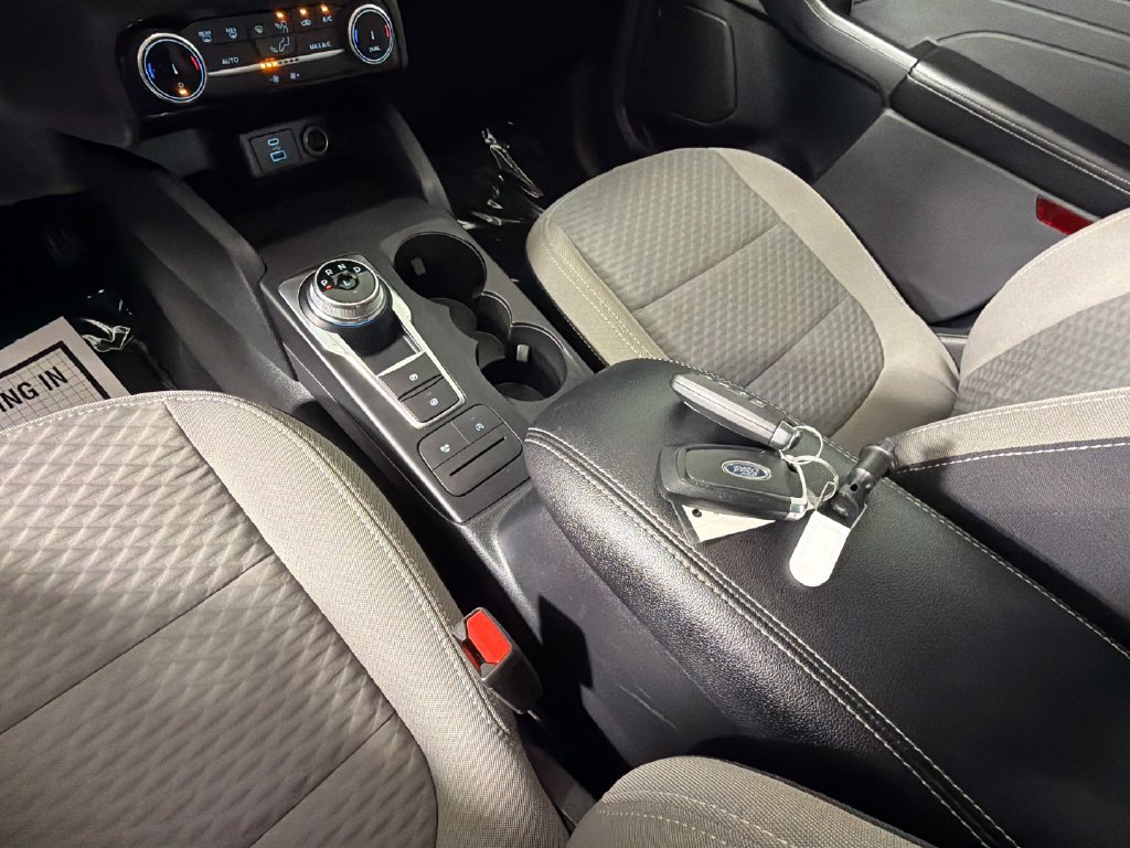 Used 2022 Ford Escape SE w/ SE Sport Appearance Package FWD image 26