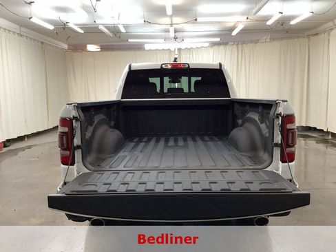 Used 2020 RAM 1500 Laramie AWD/4WD image 7