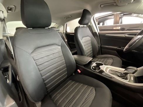 Used 2016 Ford Fusion SE image 18