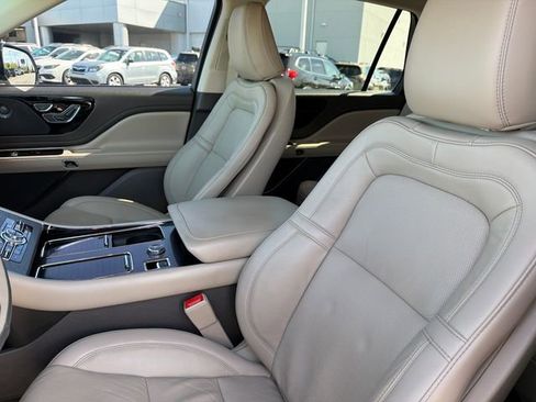 Used 2024 Lincoln Aviator Reserve w/ Equipment Group 201A image 18