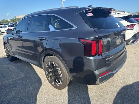 Certified 2024 Kia Sorento EX FWD image 5