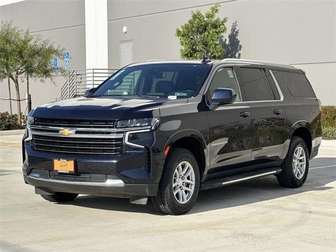Used 2024 Chevrolet Suburban LT image 7
