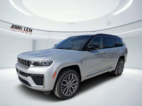 New 2026 Jeep Grand Cherokee L Summit w/ Advanced Protech Group IV AWD/4WD image 7