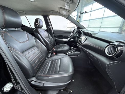 Used 2019 Nissan Kicks SR w/ SR Premium Package image 15