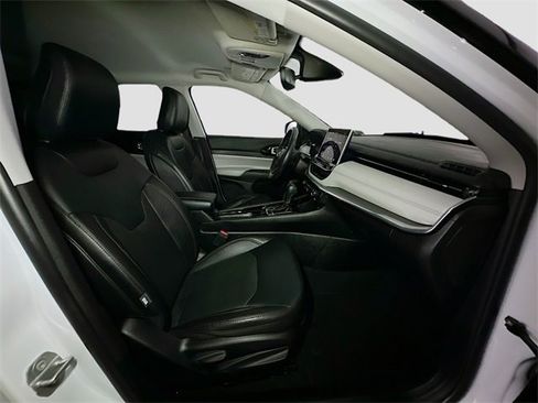 Certified 2022 Jeep Compass Limited image 22