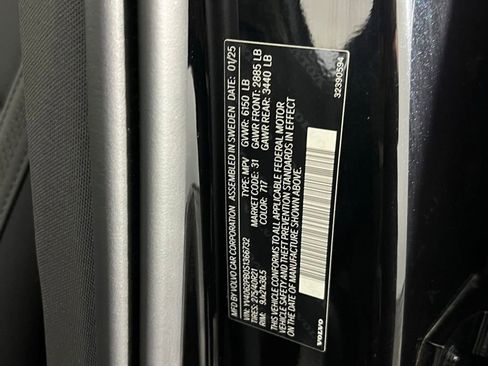 Used 2025 Volvo XC90 B6 Plus image 36