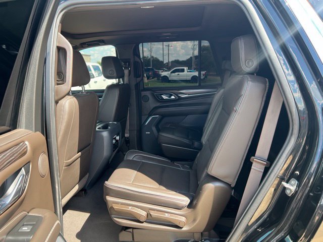 Used 2021 GMC Yukon Denali w/ Denali Premium Package AWD/4WD image 13