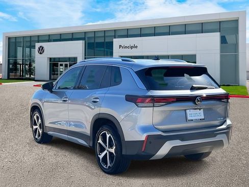 New 2026 Volkswagen Tiguan SE FWD image 4