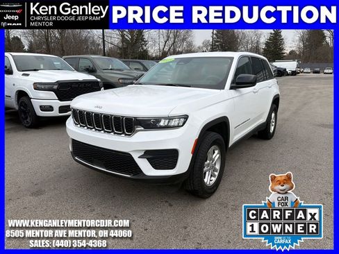 Used 2023 Jeep Grand Cherokee Laredo w/ Luxury Tech Group I image 3