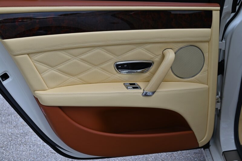 Used 2016 Bentley Flying Spur W12 AWD/4WD image 34