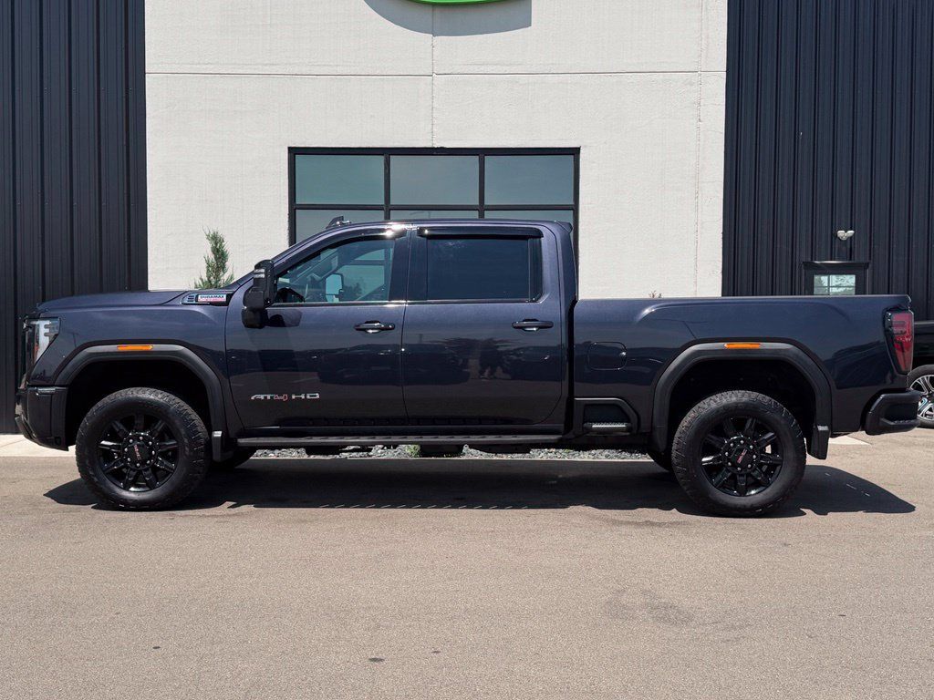 Used 2025 GMC Sierra 2500 AT4 w/ AT4 Preferred Package AWD/4WD image 2